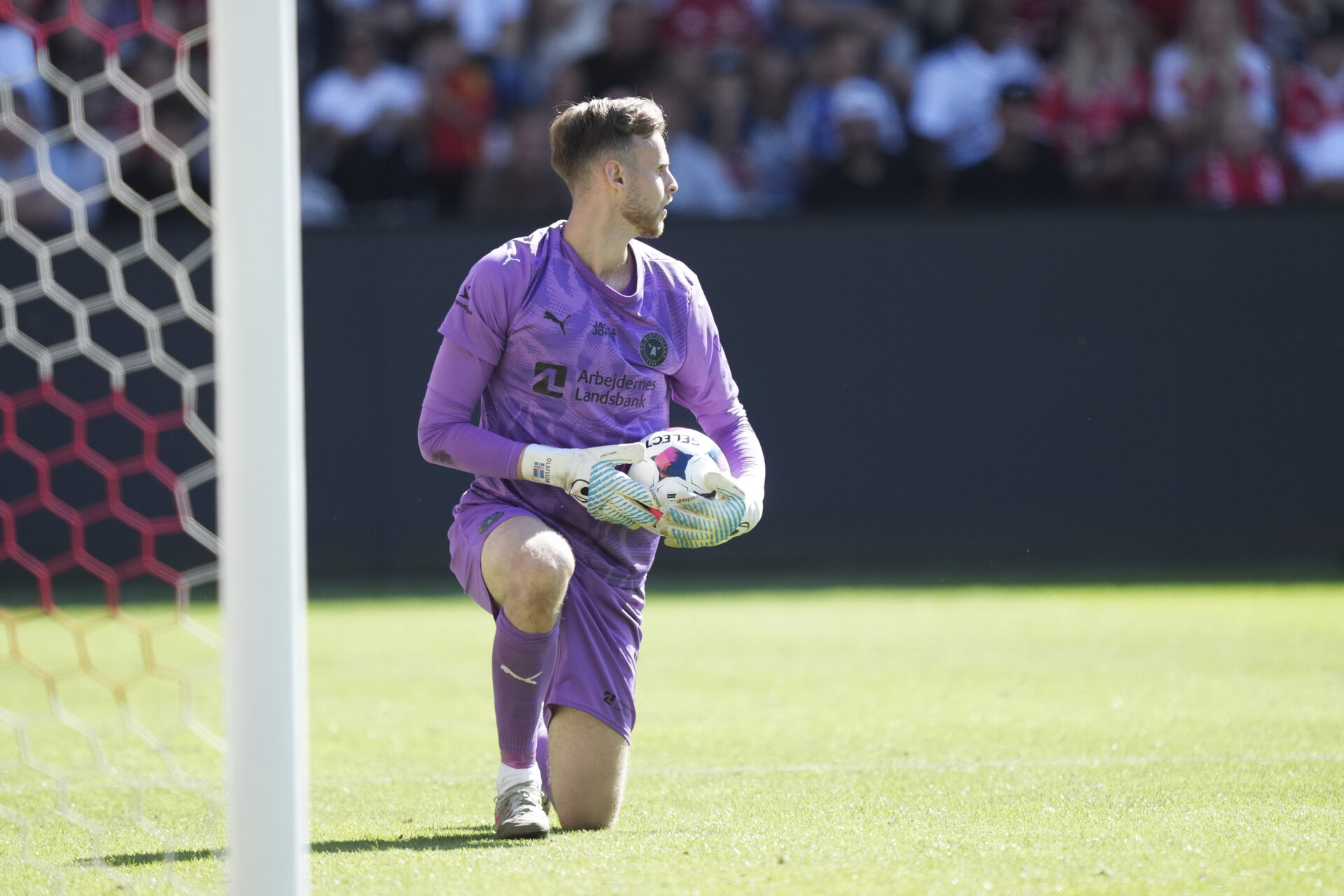 Elais Olafsson under en kamp for FC Midtjylland.