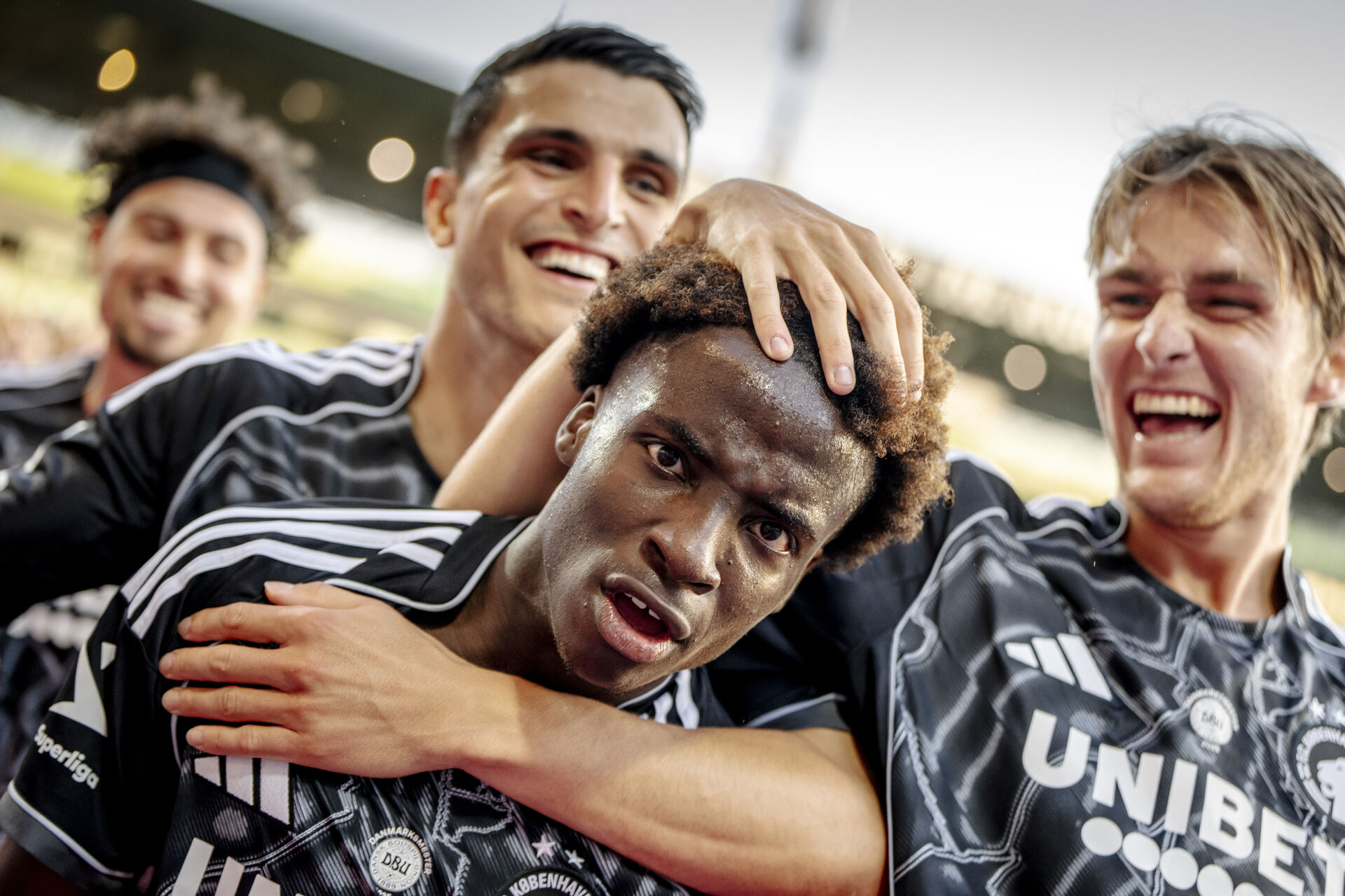 Yoram Zague i FCK med Mohamed Elyounoussi og William Clem til fejringen af scoring mod FC Nordsjælland