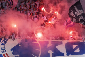FCK-fans fyrer romerlys af.