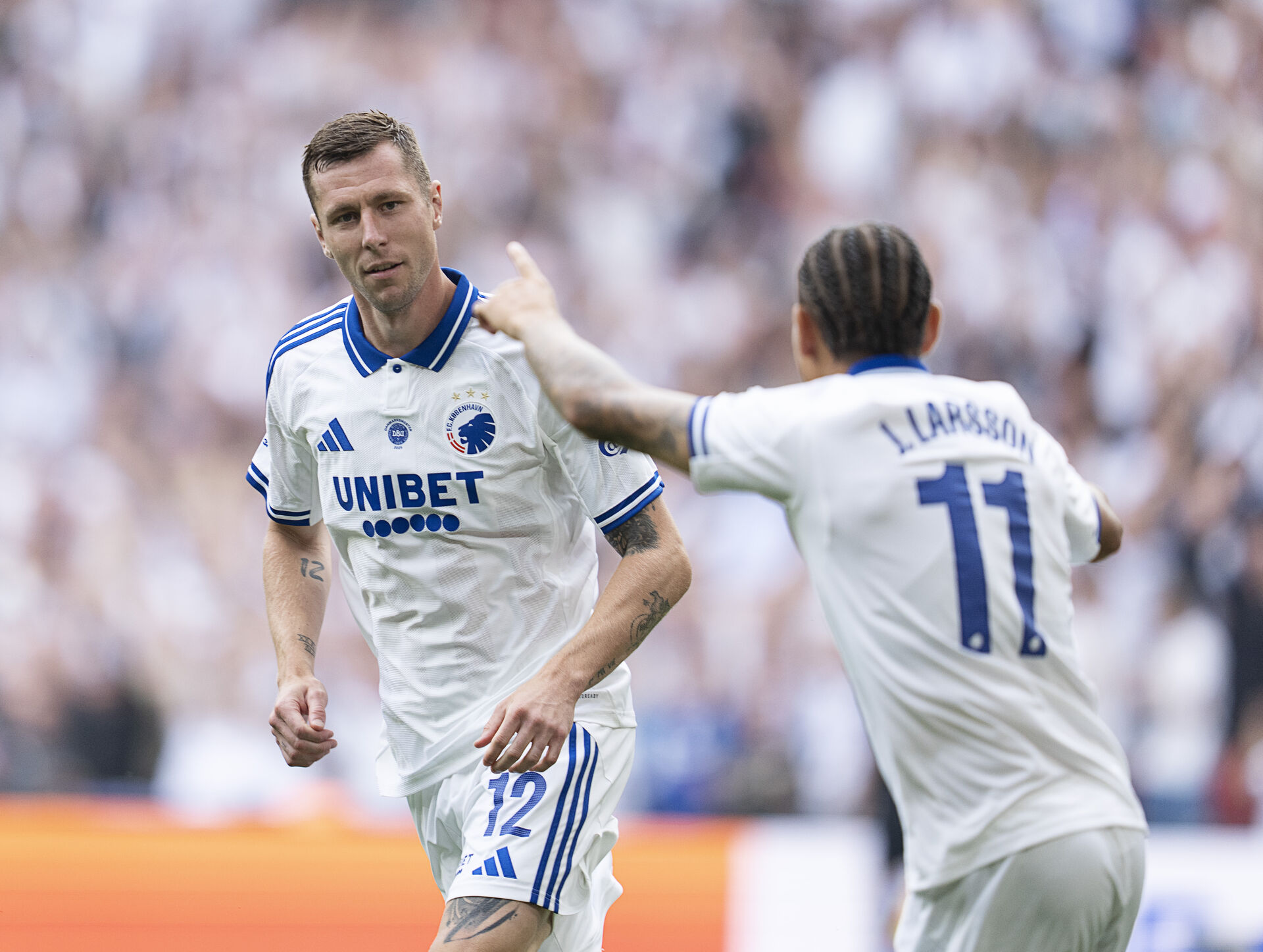 Lukas Lerager i en FCK Trøje