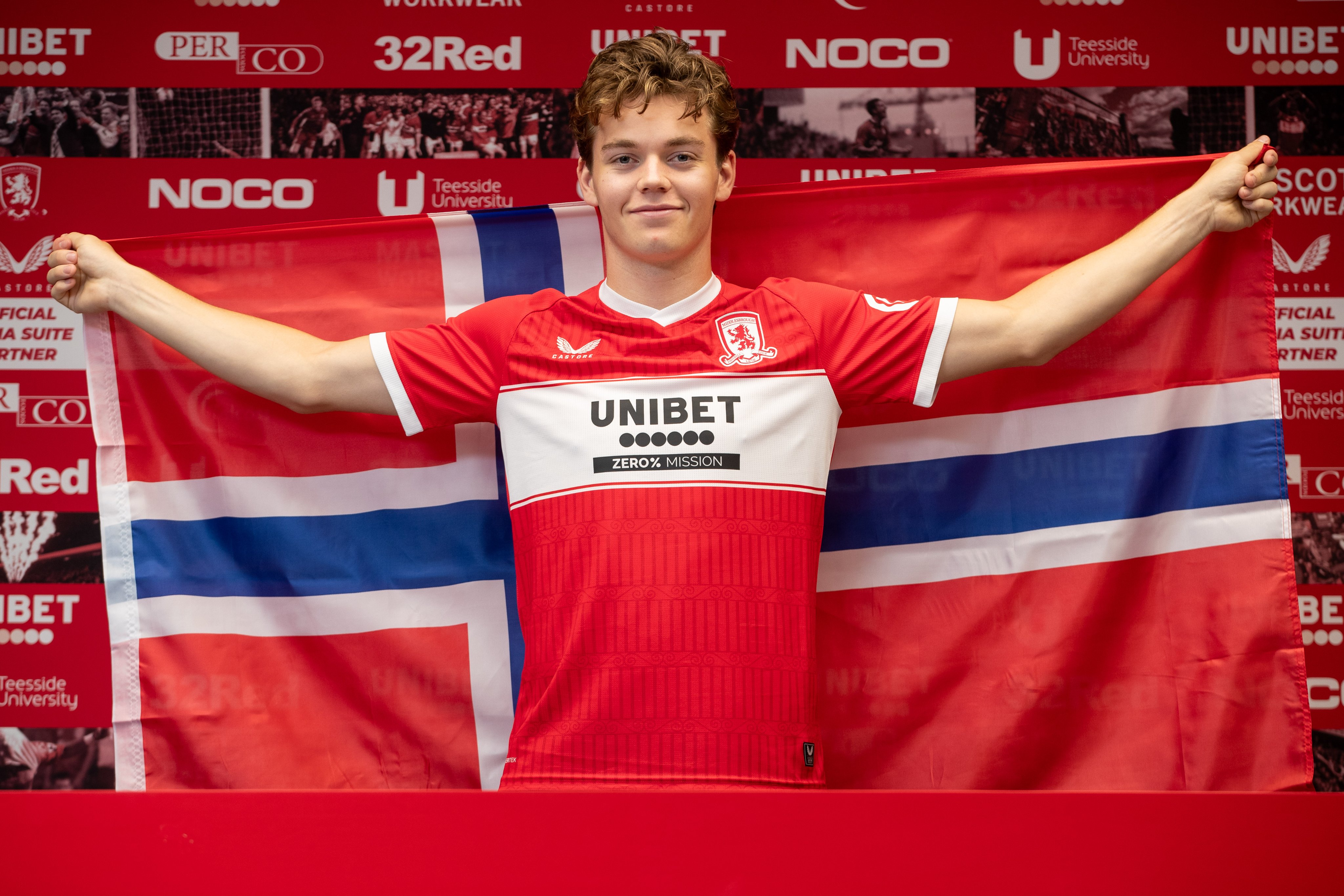 Nypan med norsk flag