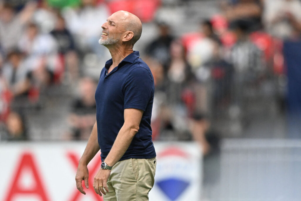 Jesper Sørensen på sidelinjen for Vancouver Whitecaps