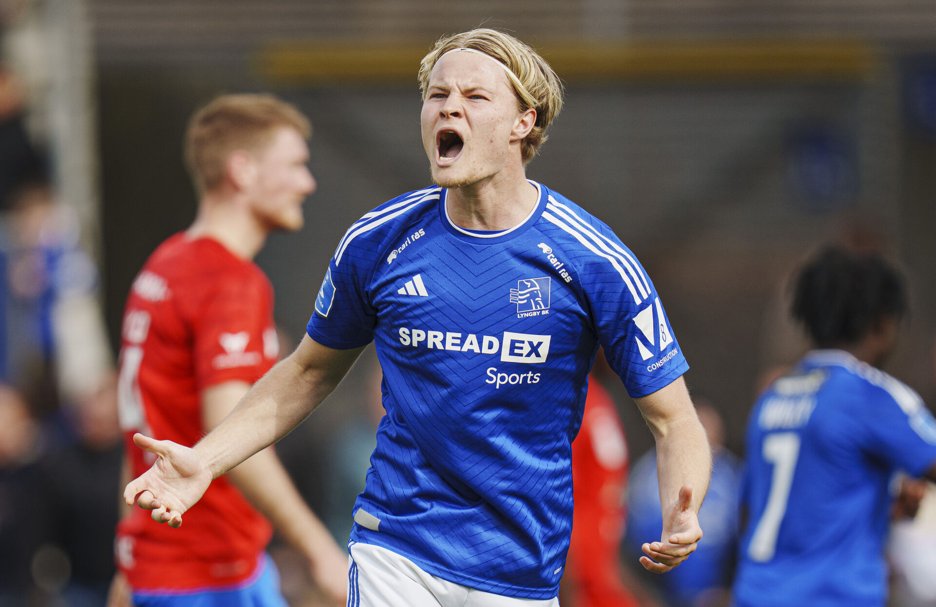 Gudjohnsen jubler efter mål