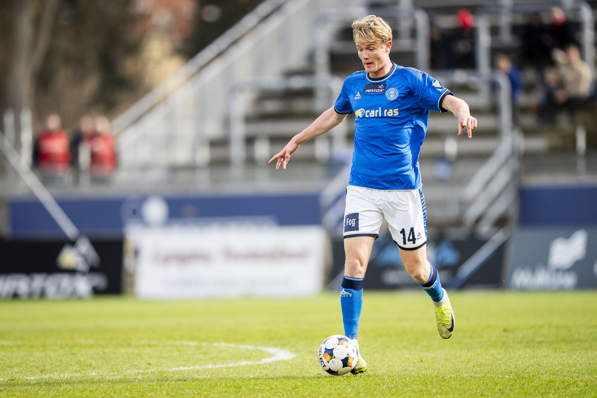 Lauge Sandgrav i kamp for Lyngby BK.