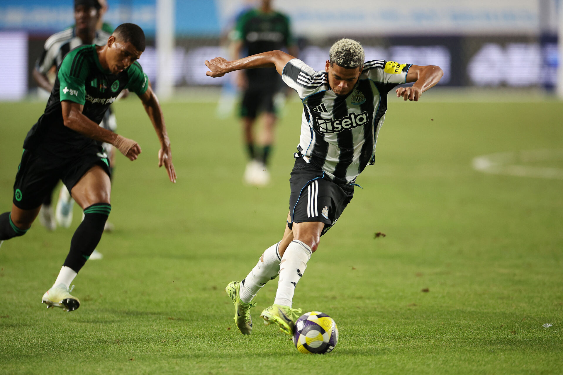 William Osula under en testkamp for Newcastle.