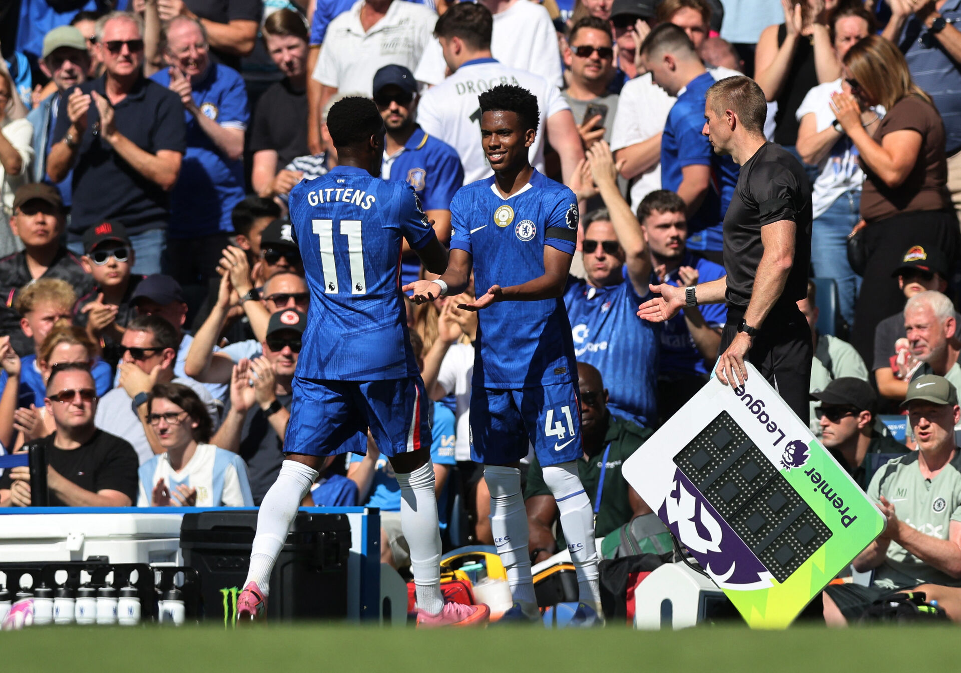 Jamie Bynoe-Gittens og Estevao skifter i Chelsea-kamp