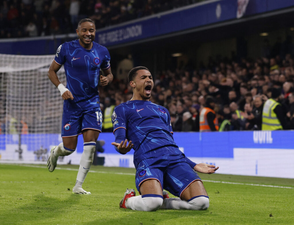 Levi COlwill fejrer en scoring for Chelsea