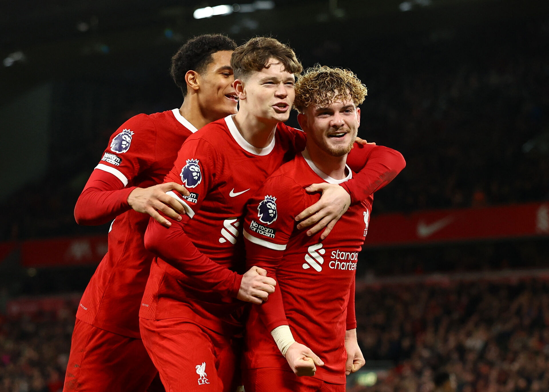 James McConnell jubler i Liverpool.