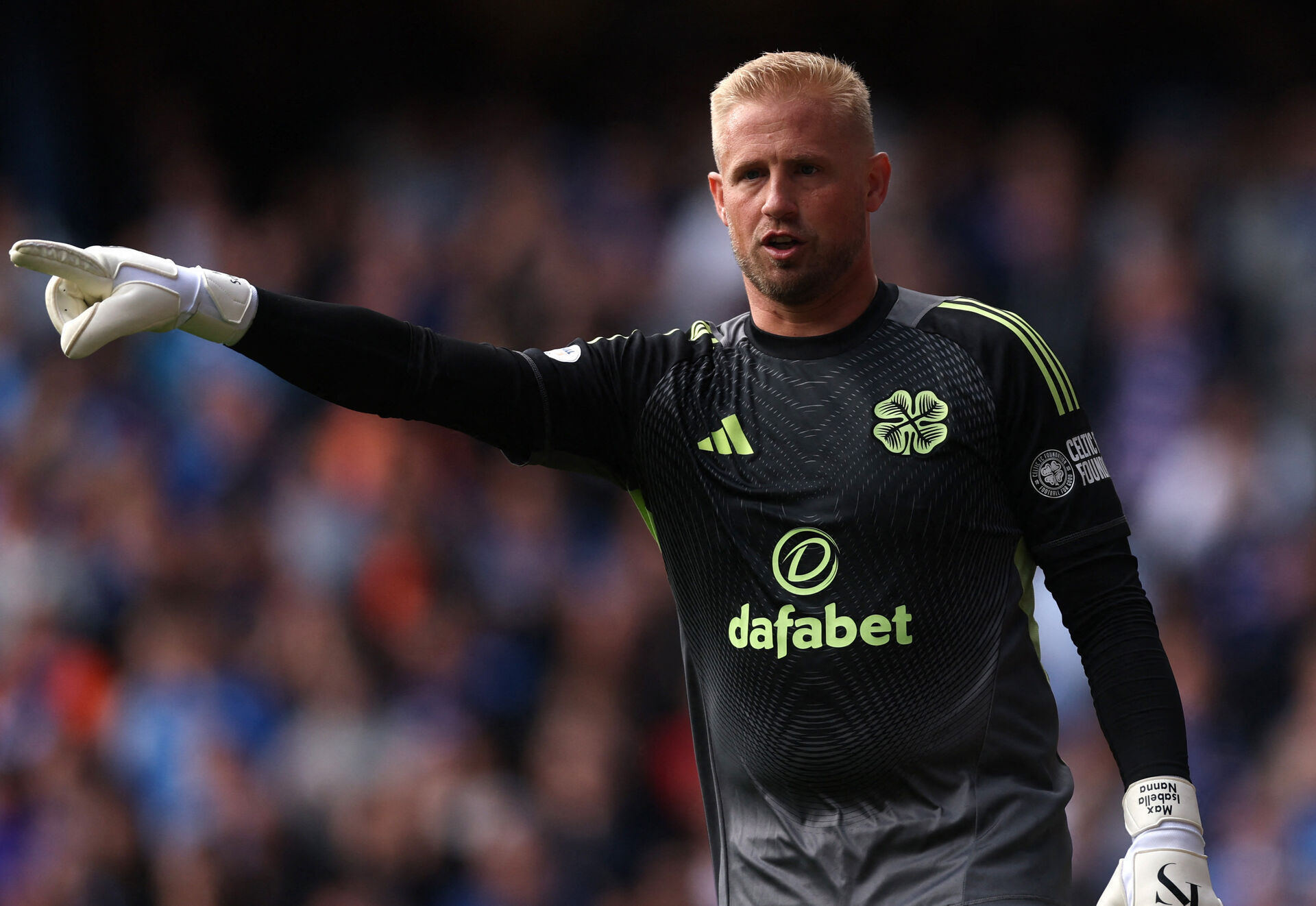 Schmeichel dirigerer med sit forsvar