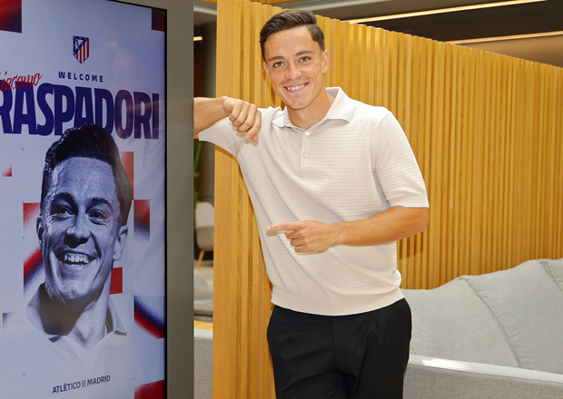 Giacomo Raspadori præsenteret i Atletico Madrid.