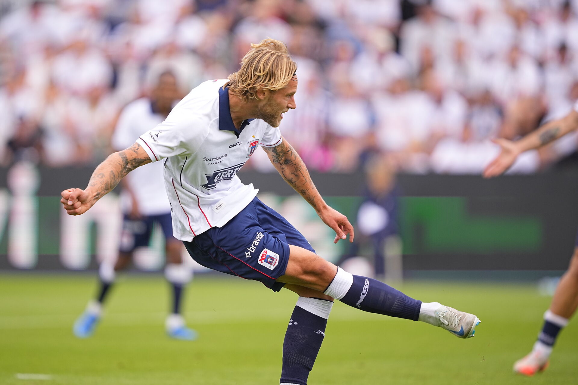 Felix Beijmo sparker på mål for AGF