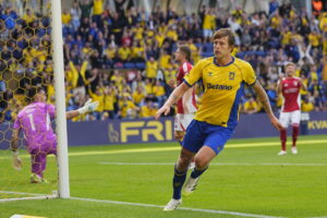 Nicolai Vallys fejrer et mål for Brøndby IF mod Vejle Boldklub.