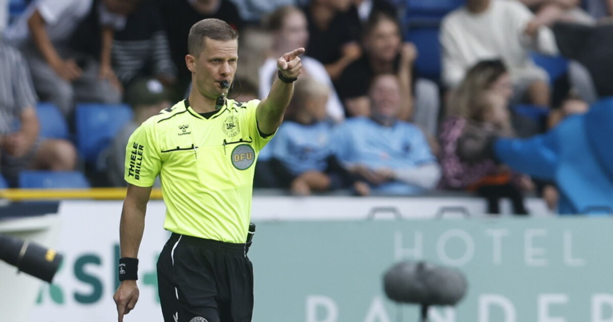 Hvilken linje følger du Jonas Hansen? Hundredevis af straffespark i vente Foto: Ritzau / Scanpix / 