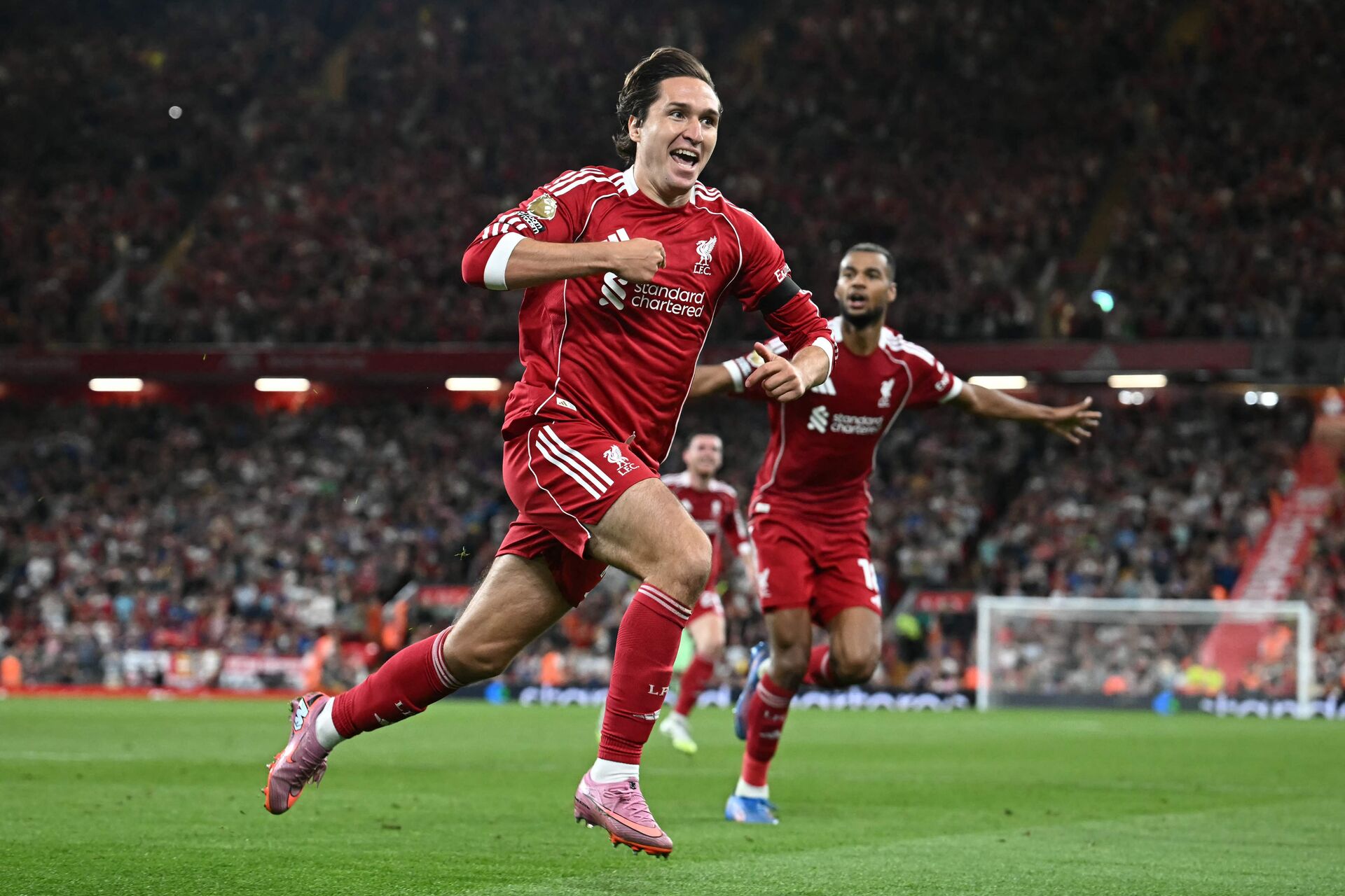 Federico Chiesa jubler vildt.