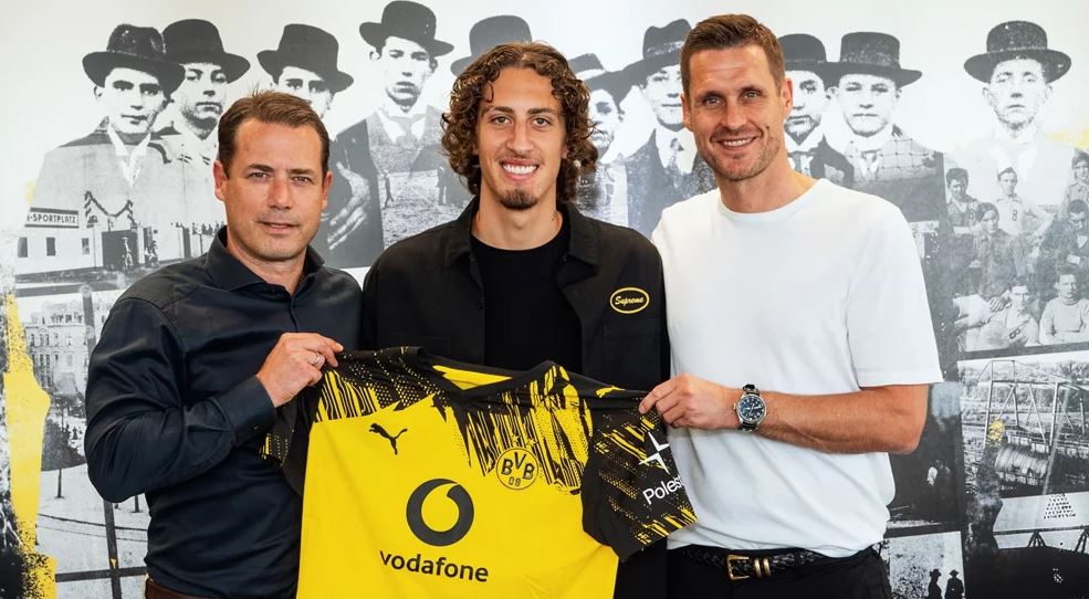 Fabio Silva præsenteres i Dortmund