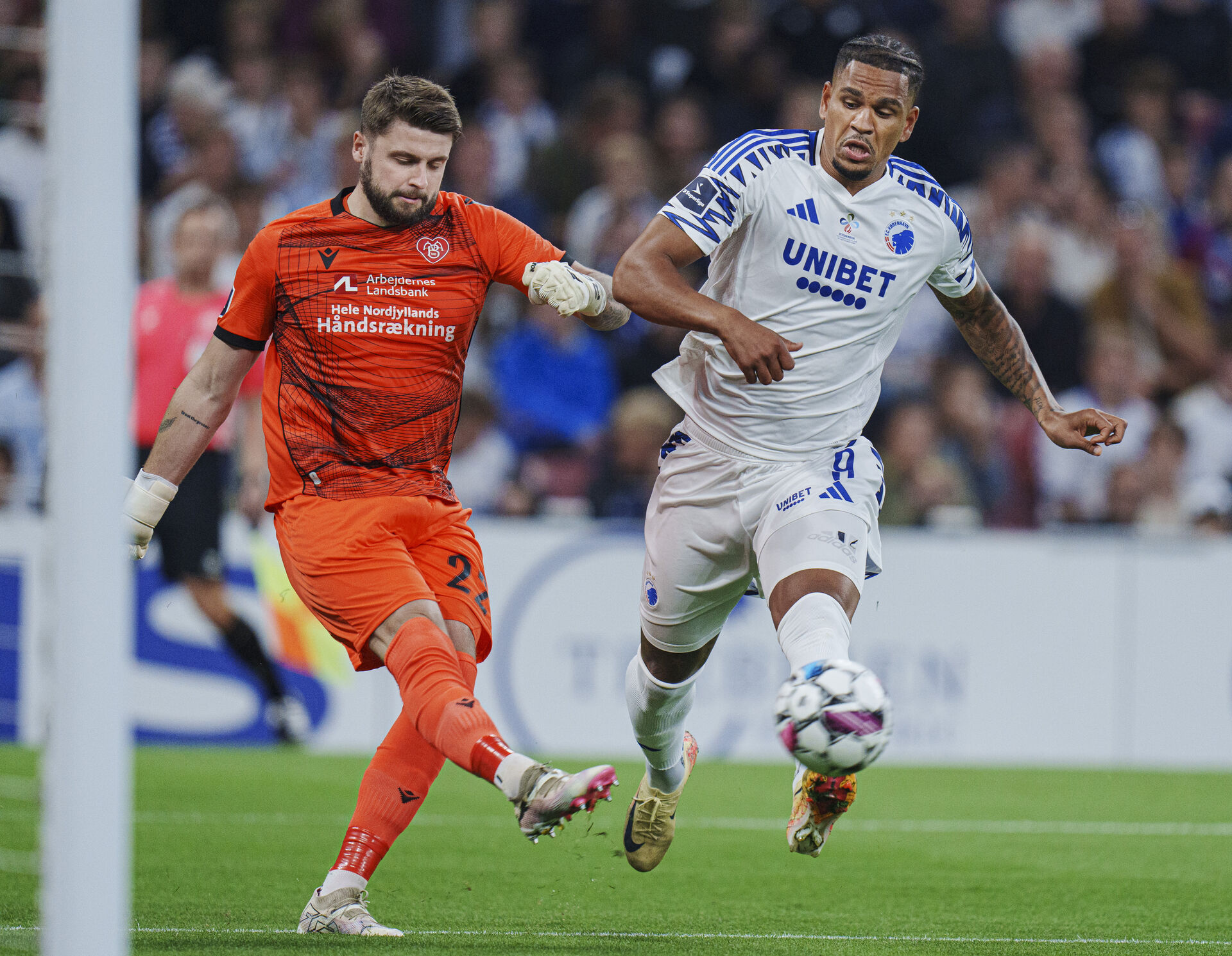 German Onugkha i kamp for F.C. København.