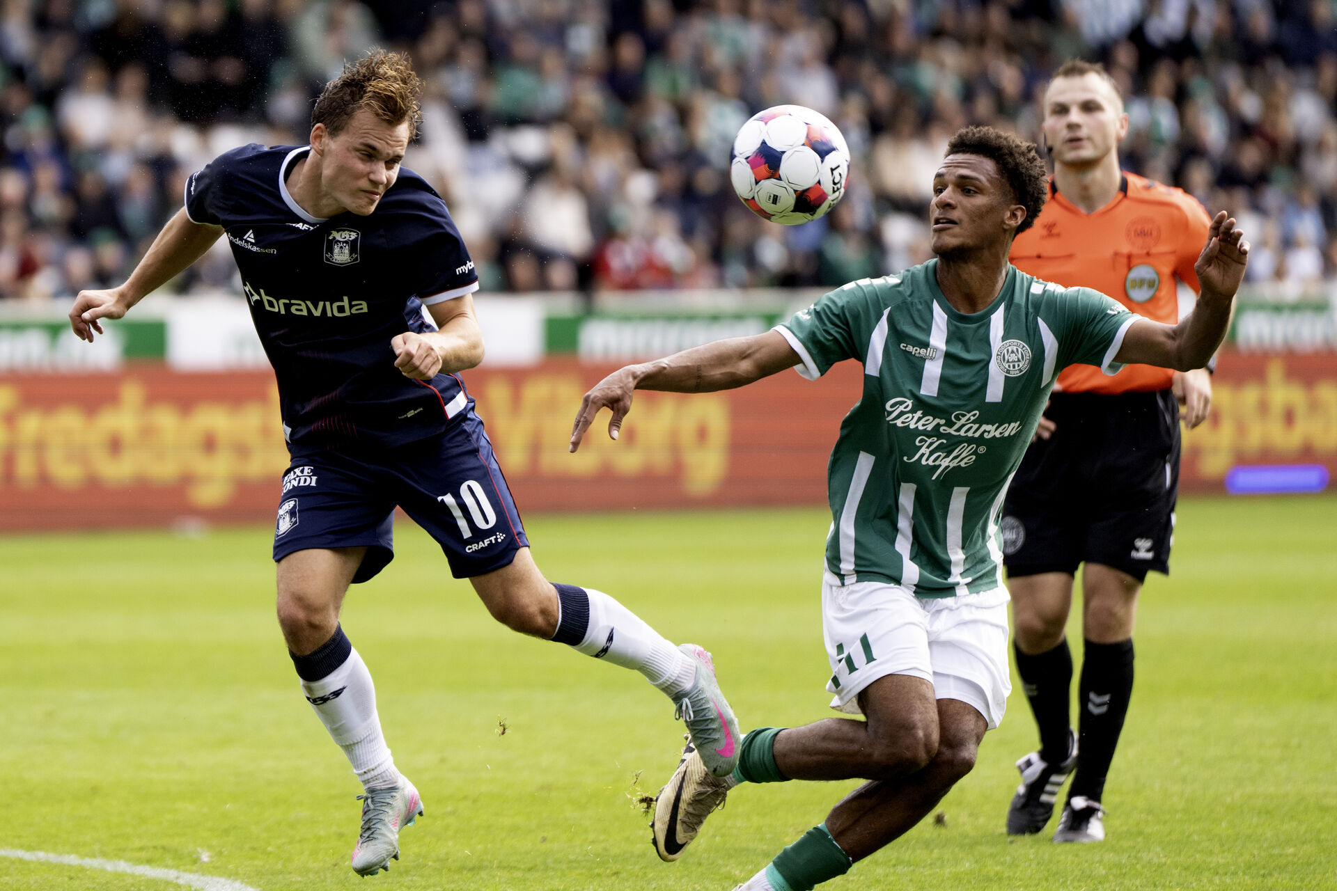 Kristian Arnstad havde flere farlige forsøg for AGF mod Viborgs mål i søndagens sejr.