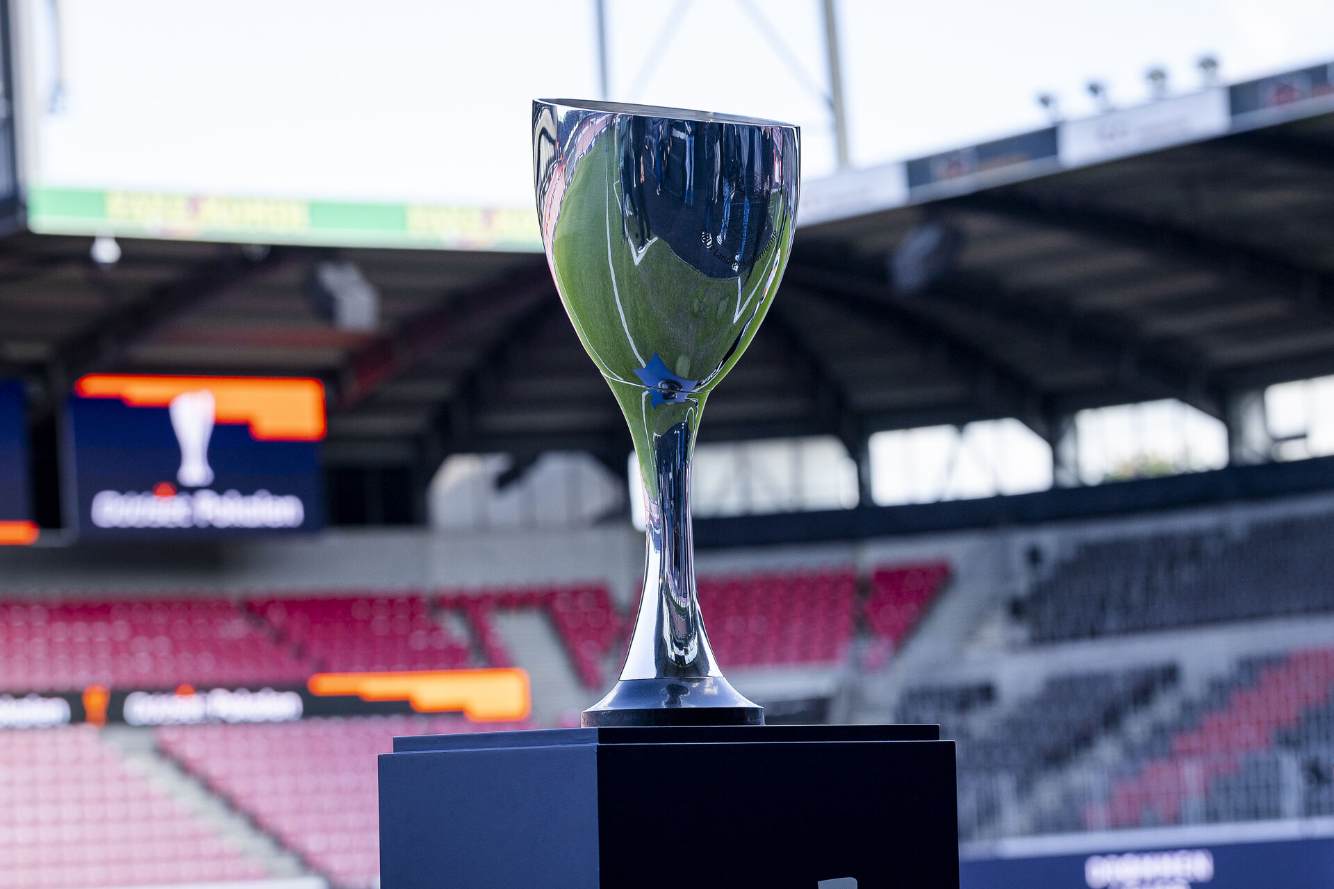 Trofæet for Oddset Pokalen.