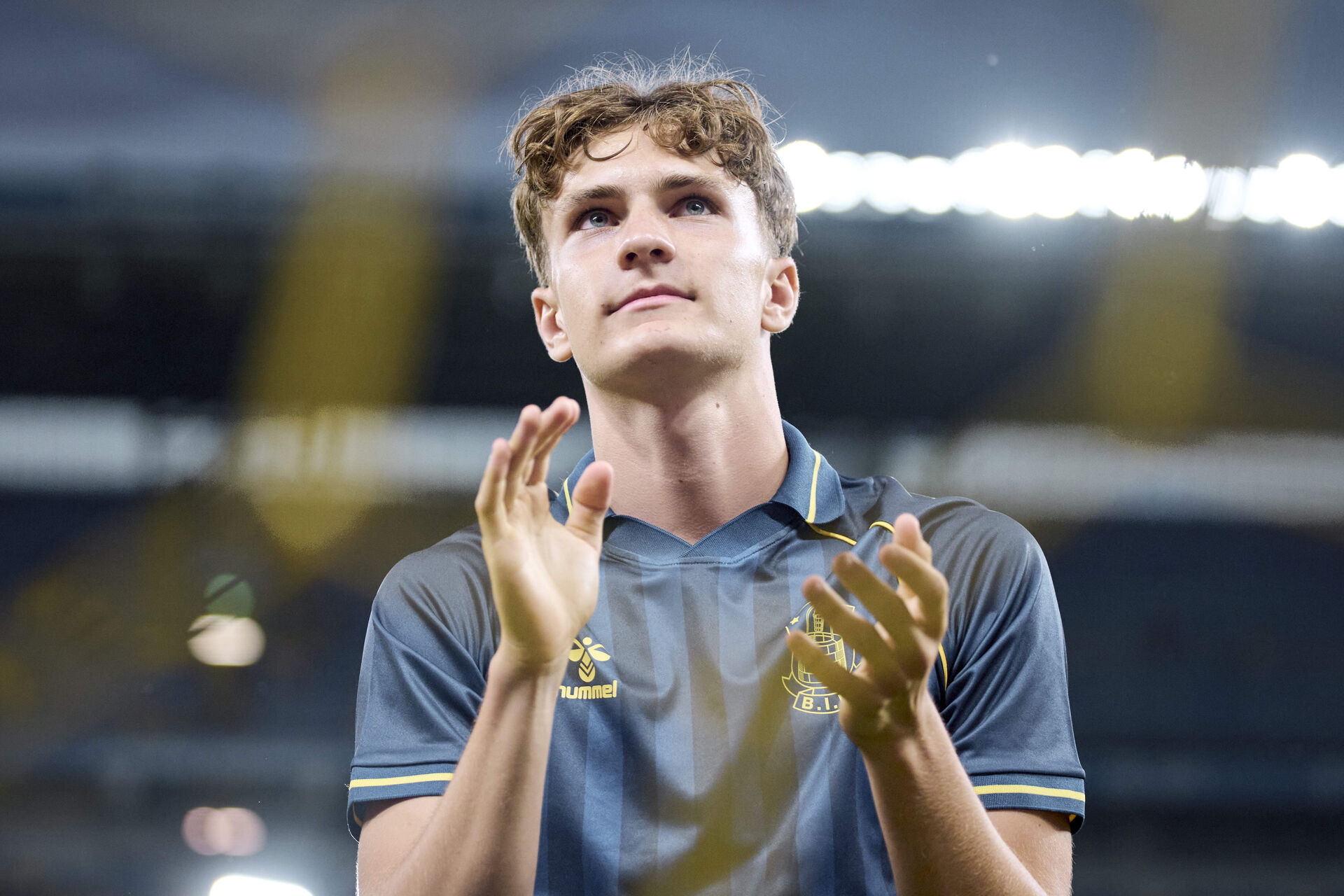 JAcob Ambæk klapper i hænderne.