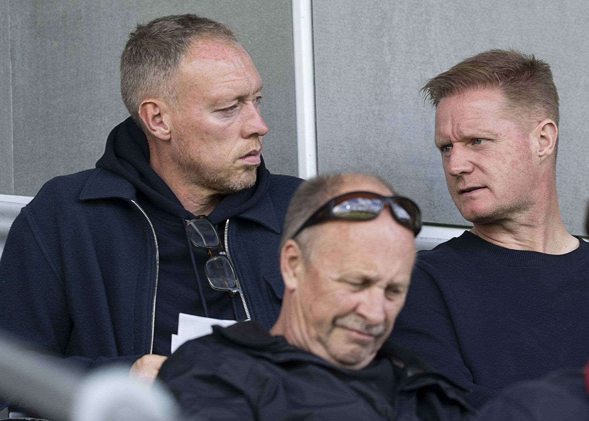 Steve Cooper og Alan Tate fra Brøndby IF til kamp. Superliga: FC Nordsjælland - FC Midtjylland