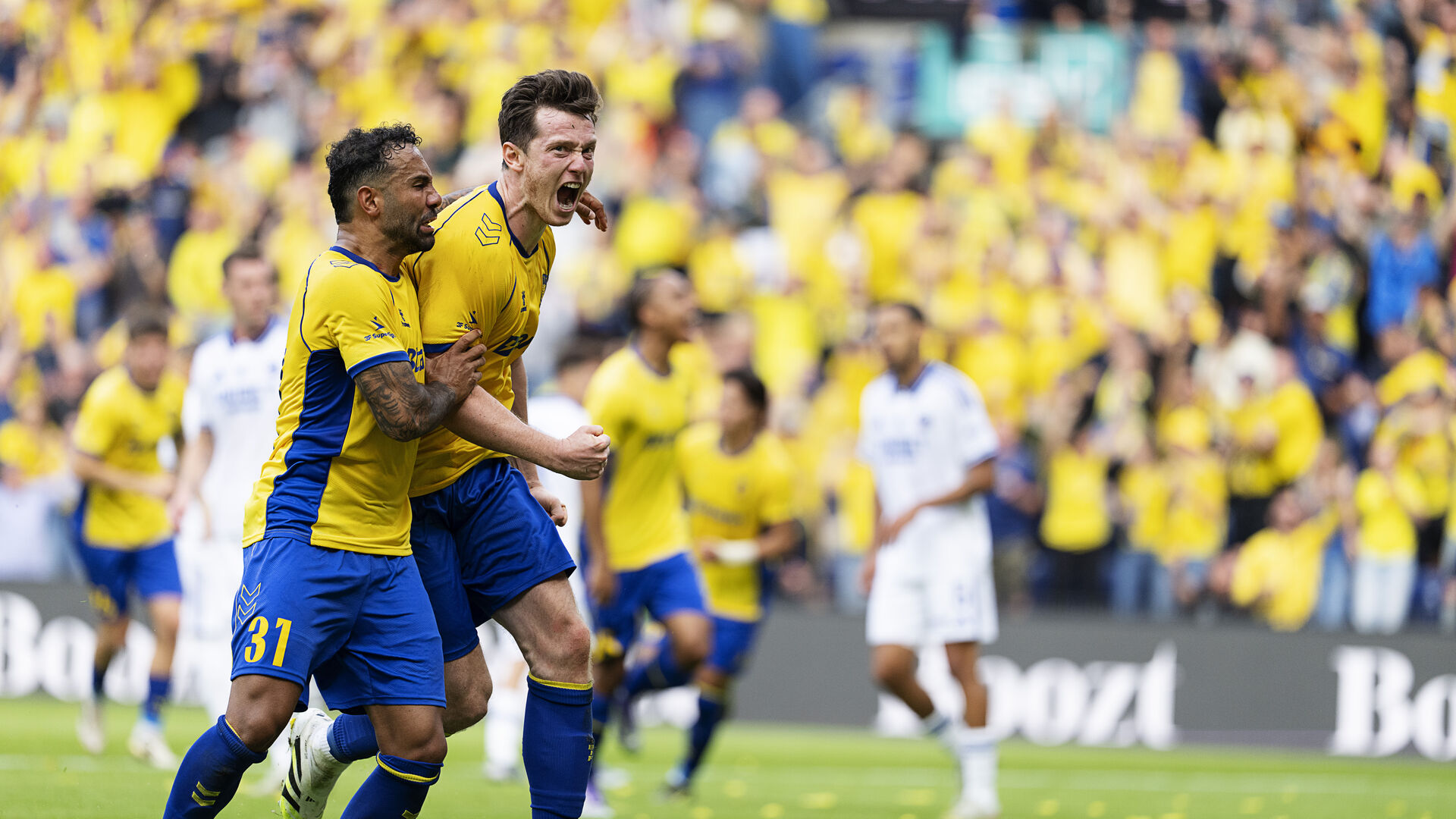 Michael Gregoritsch jubler sammen med Sean Klaiber