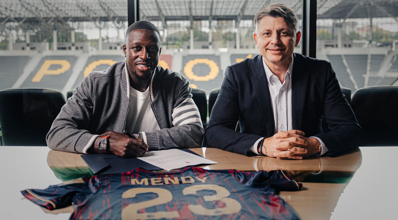 Benjamin Mendy bliver præsenteret i Pogon Szczecin