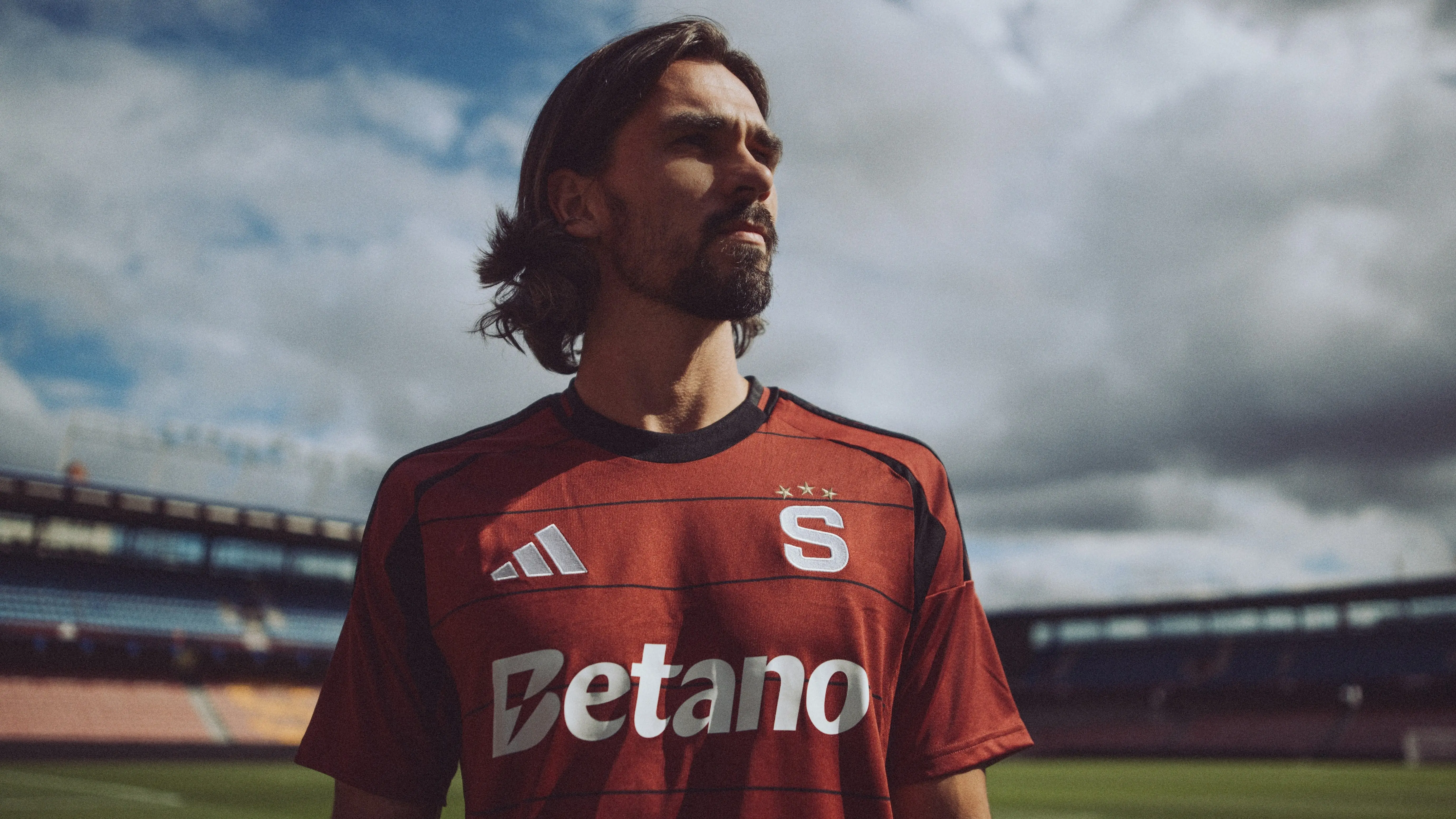 Jakub Martinec præsenteres i AC Sparta Prag