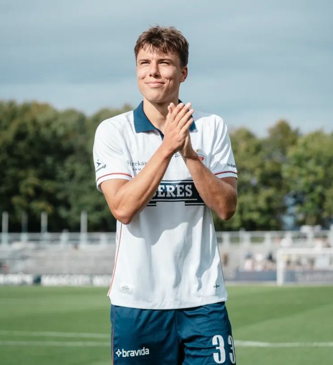 Luka Callø klapper.