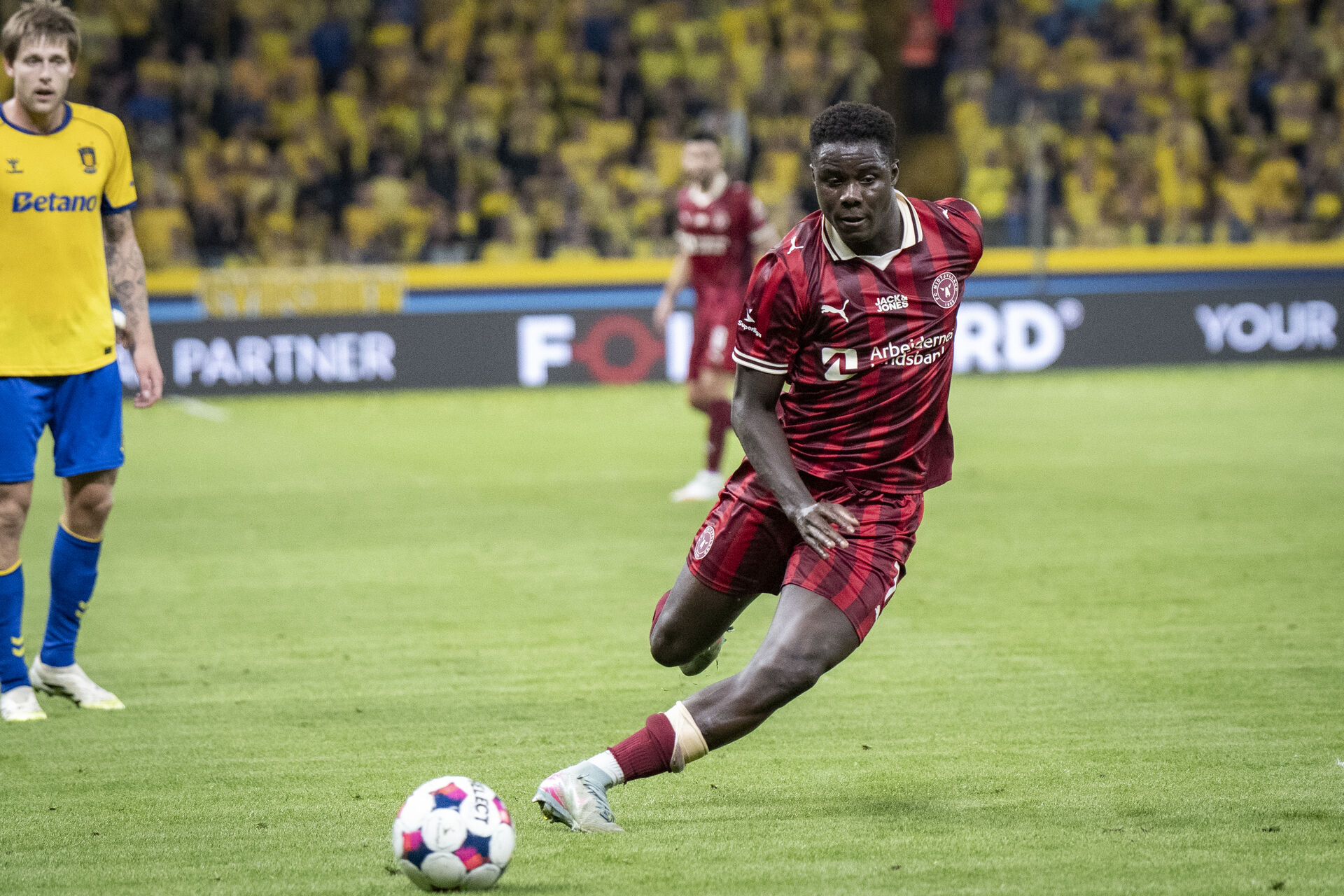 Franculino løber efter bolden mod