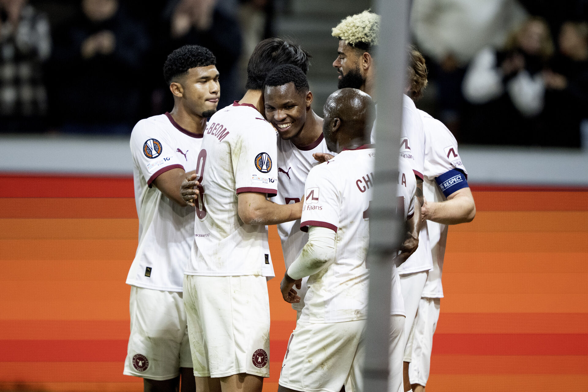 FC Midtjyllands spillere fejrer en scoring mod Sturm Graz.