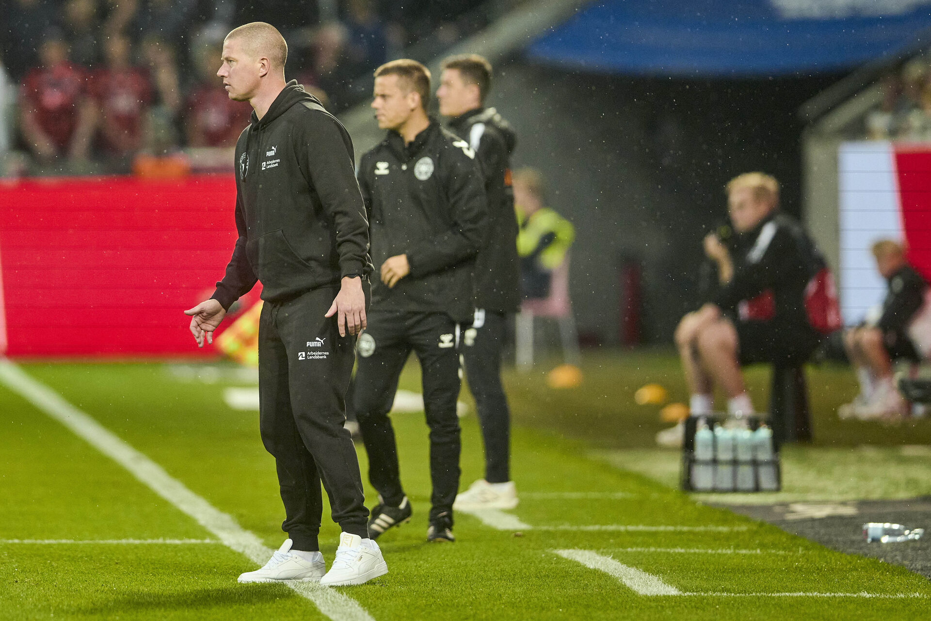 Mike Tullberg på sidelinjen for FC Midtjylland