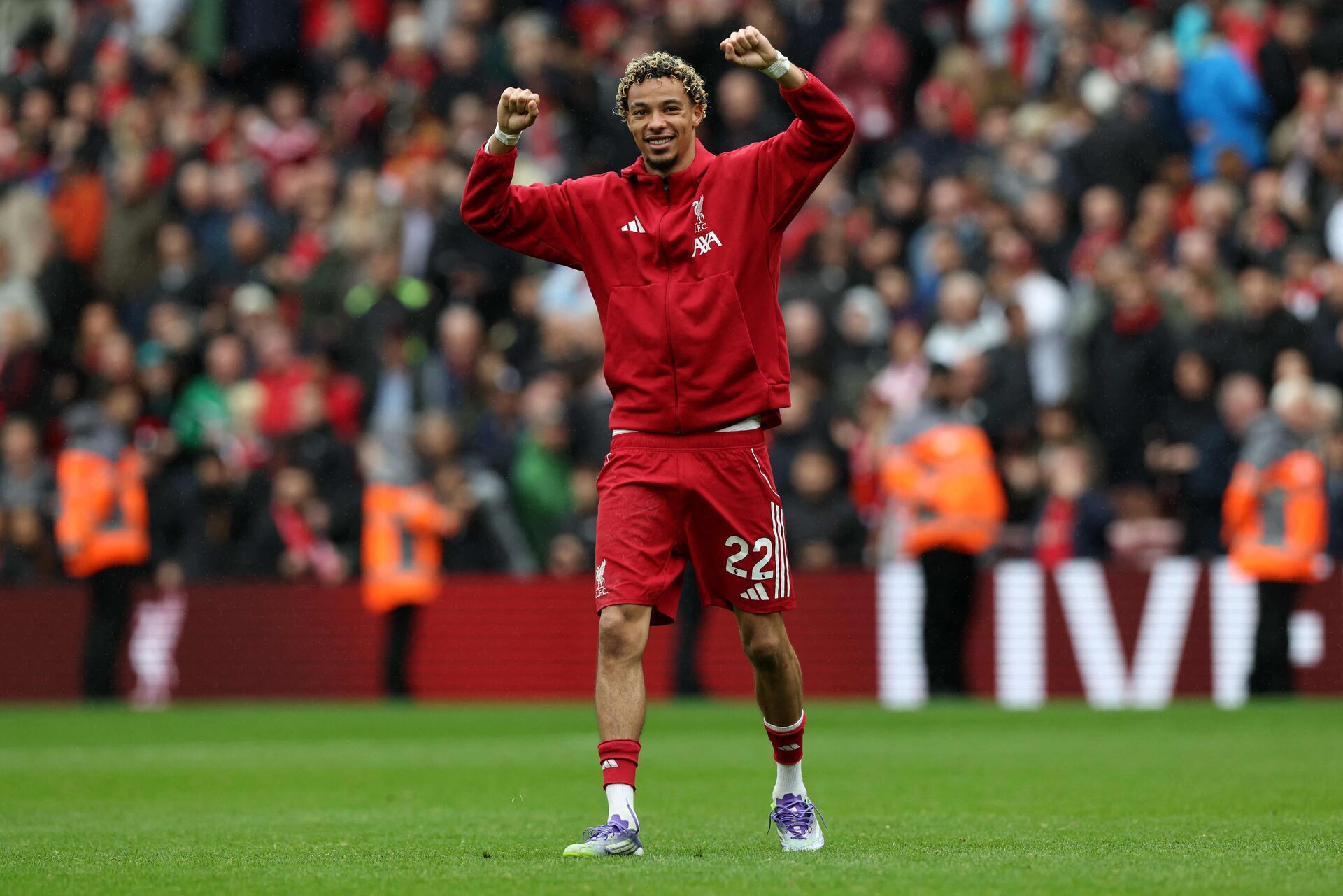 Hugo Ekitike jubler på Anfield.