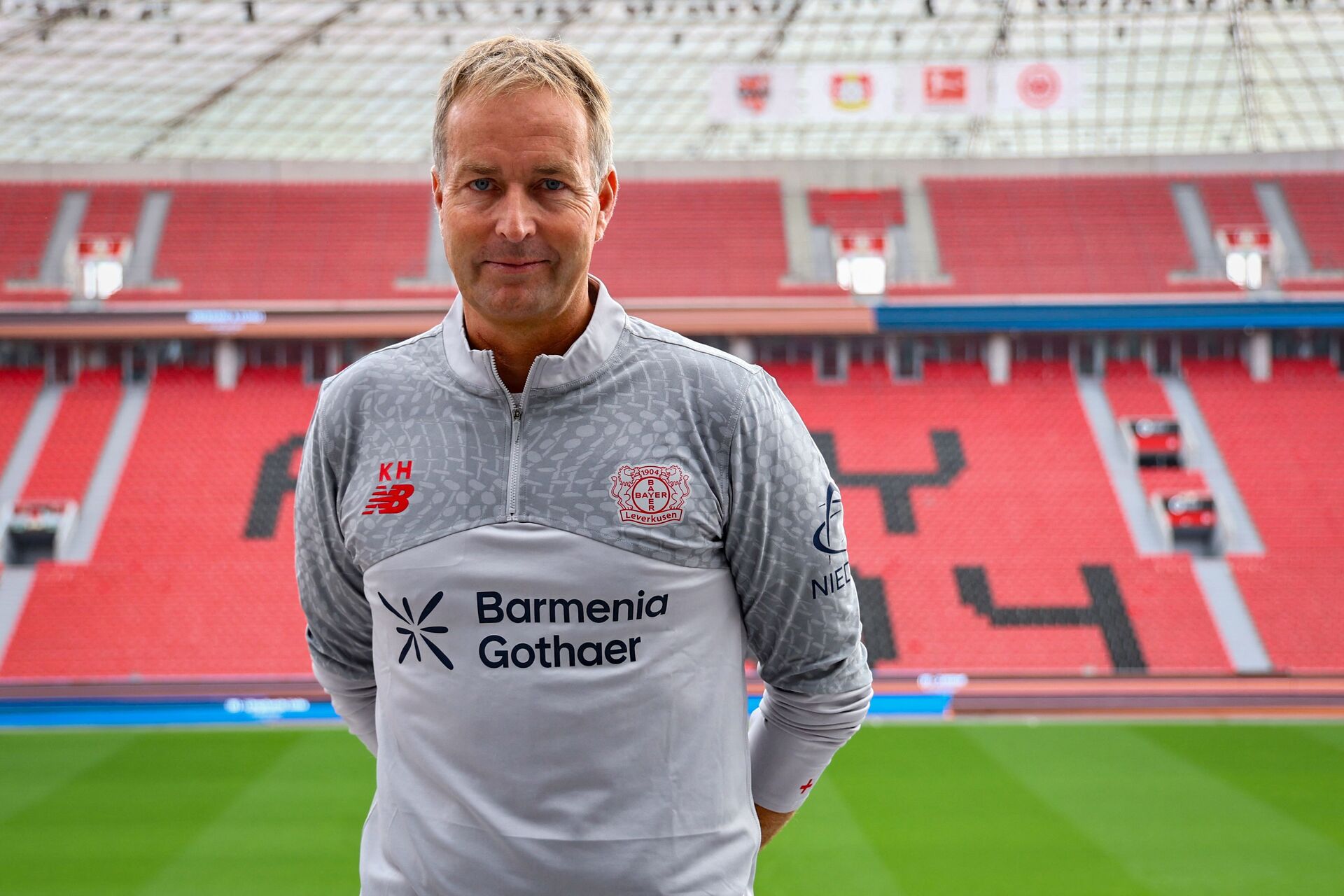 Kasper Hjulmand på Bayer Leverkusens stadion.