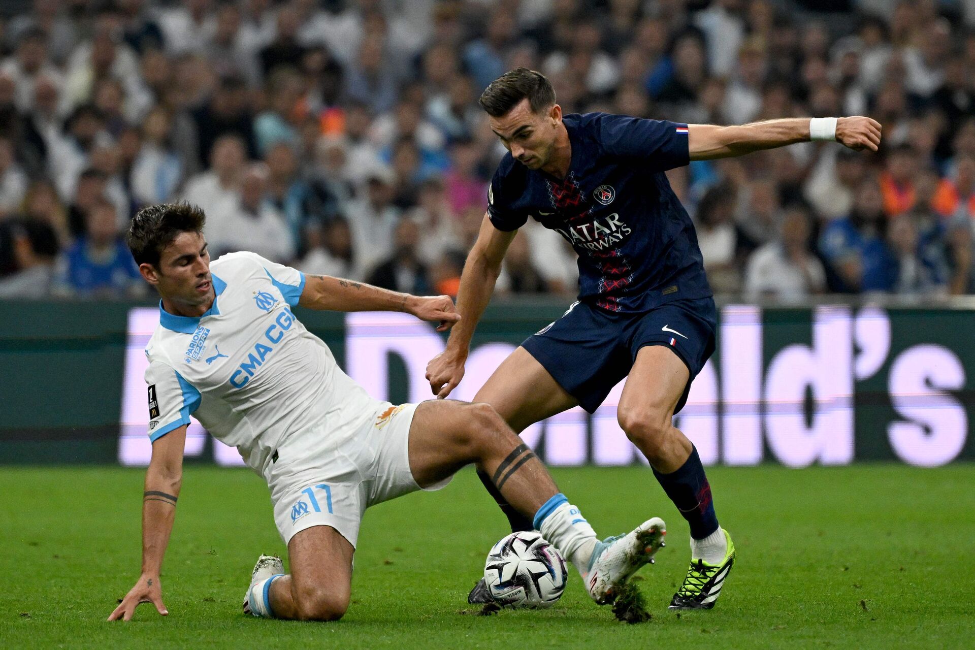 Matt O'Riley i aktion mod PSG.