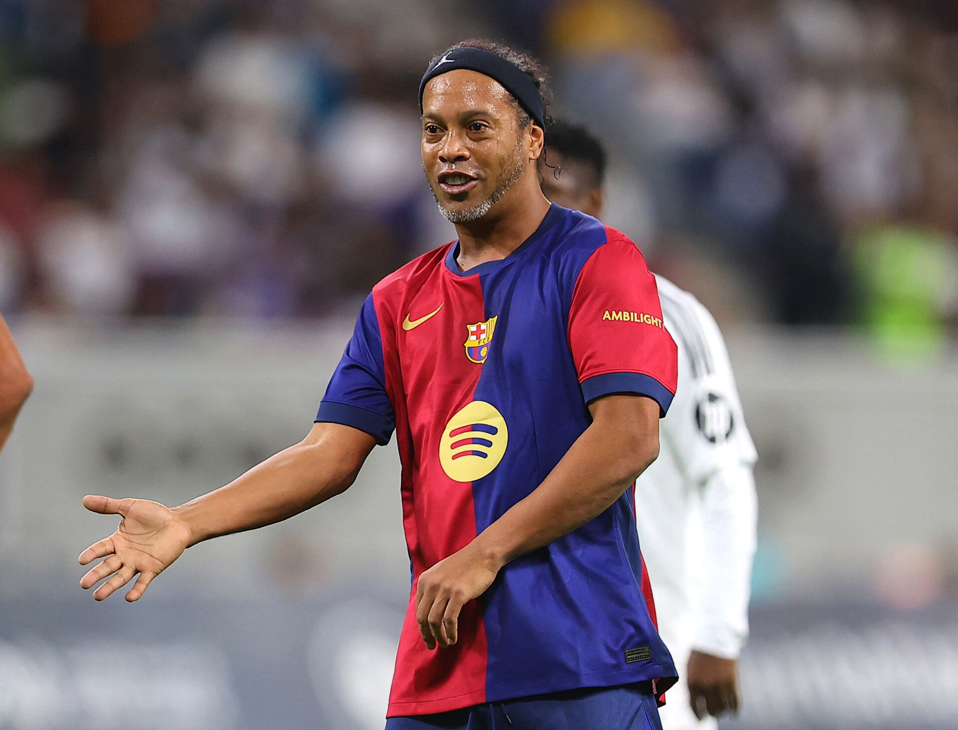 Ronaldinho spiller en legende-kamp for FC Barcelona.