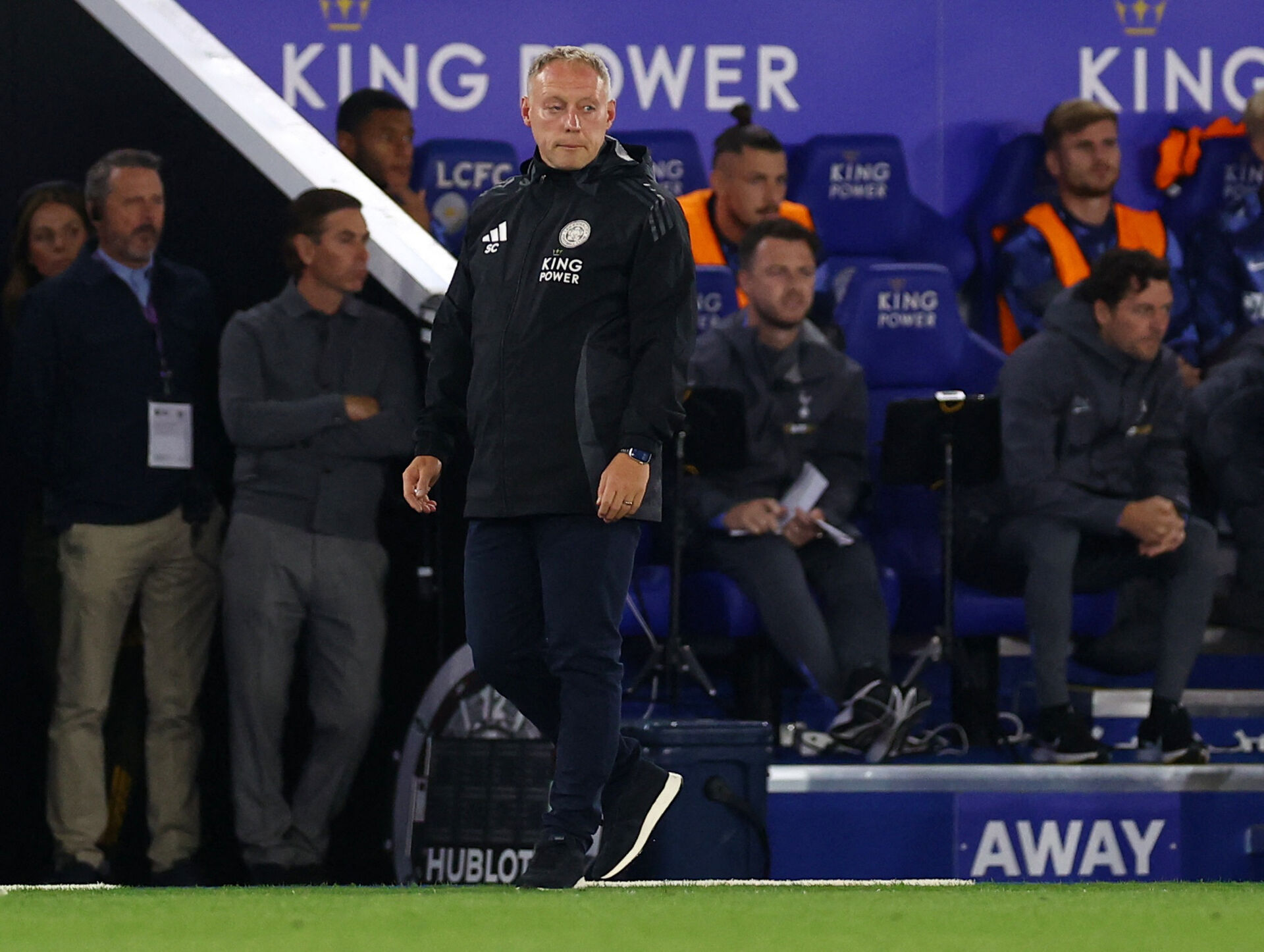 Steve Cooper på sidelinjen til en Leicester-kamp.