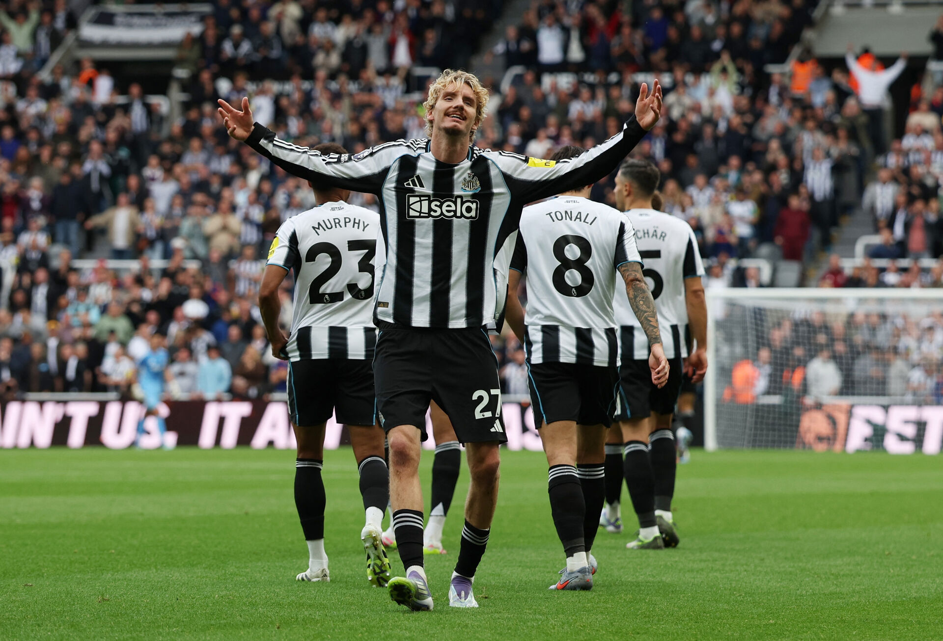 Nick Woltemade debutscoring for Newcastle