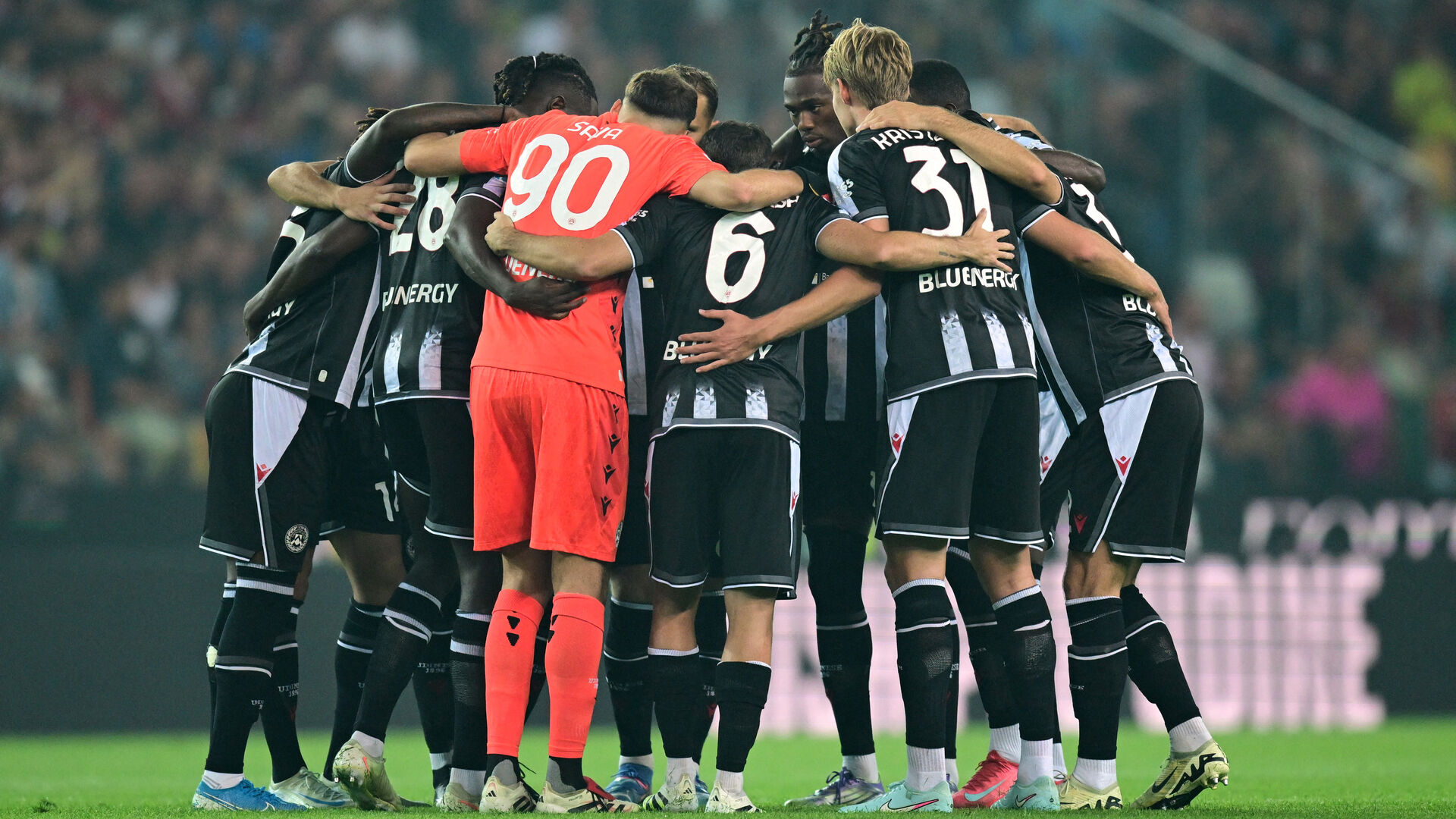 Udinese spillerne står samlet