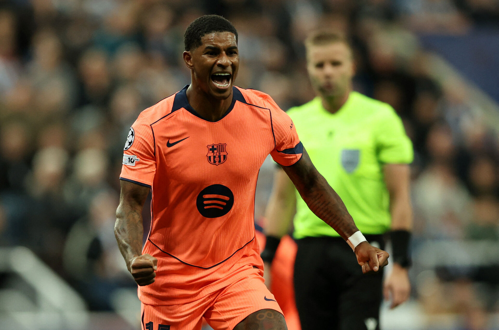 Marcus Rashford jubler over sin første scoring for FC Barcelona.