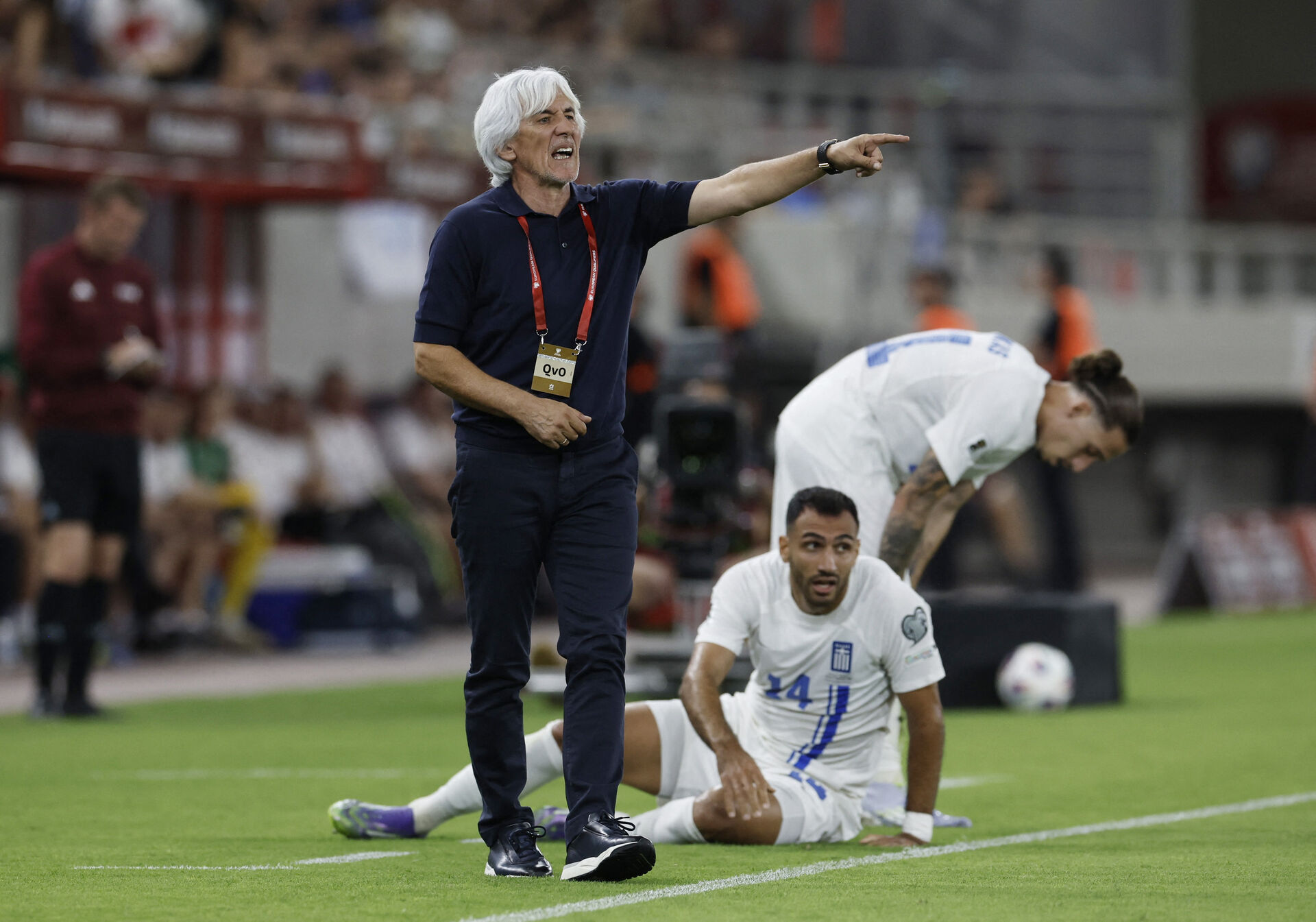 Ivan Jovanovic på sidelinjen for Grækenland.