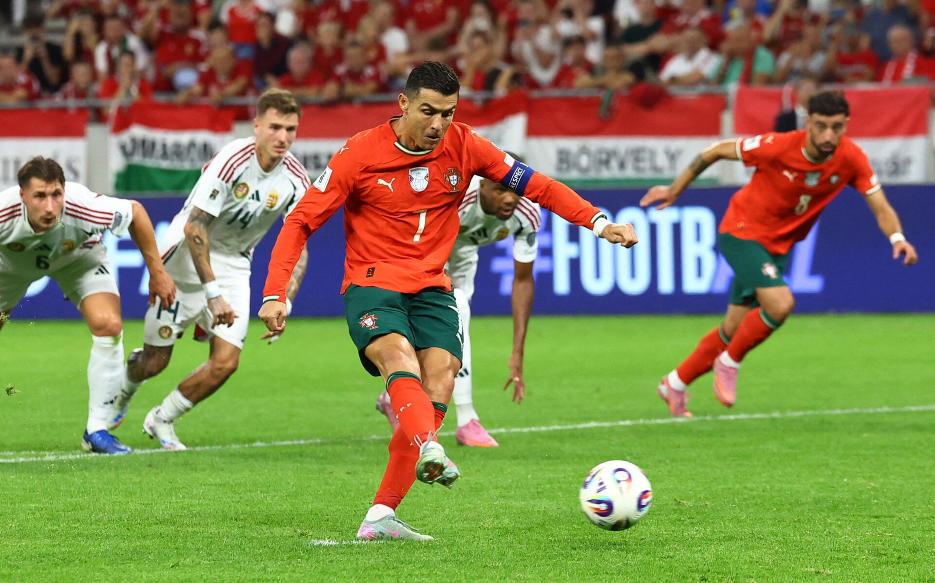 Cristiano Ronaldo sparker straffespark for Portugal