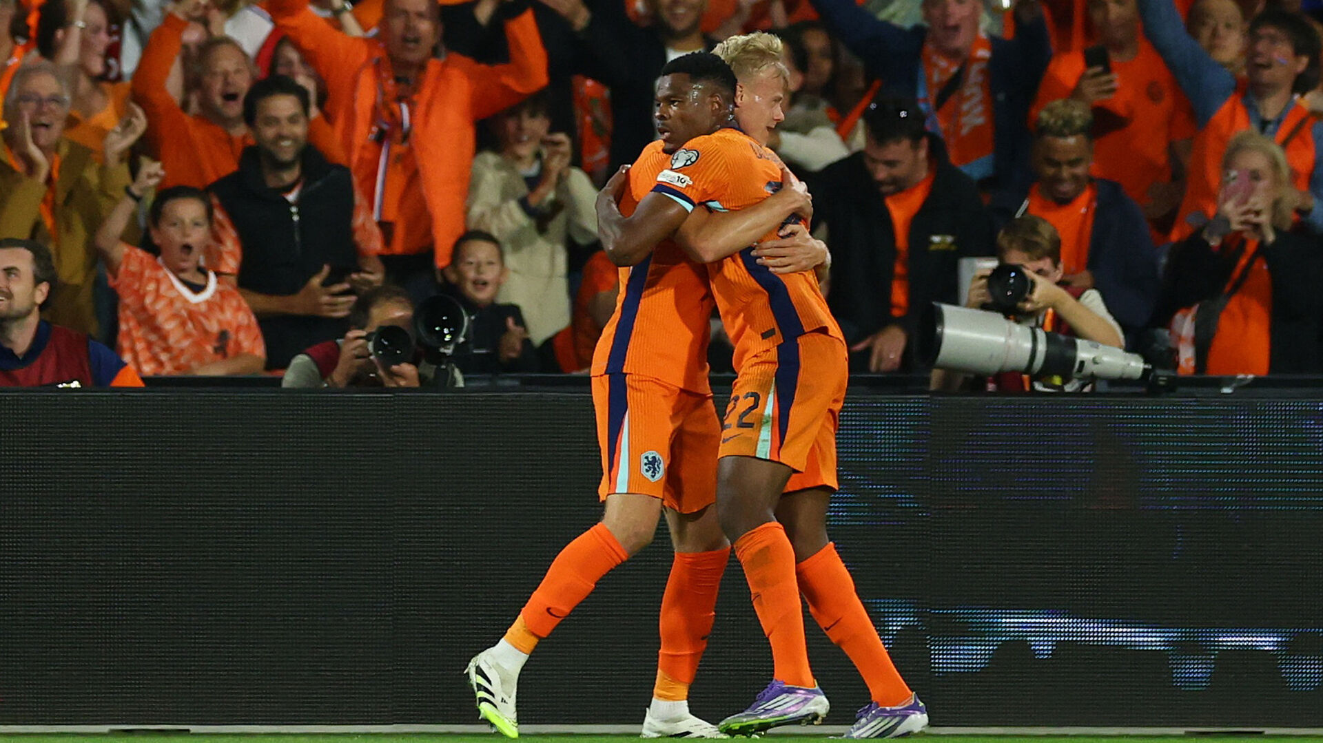 Holland mod Polen i VM-kvalifikationen hvor Denzel Dumfries scorer