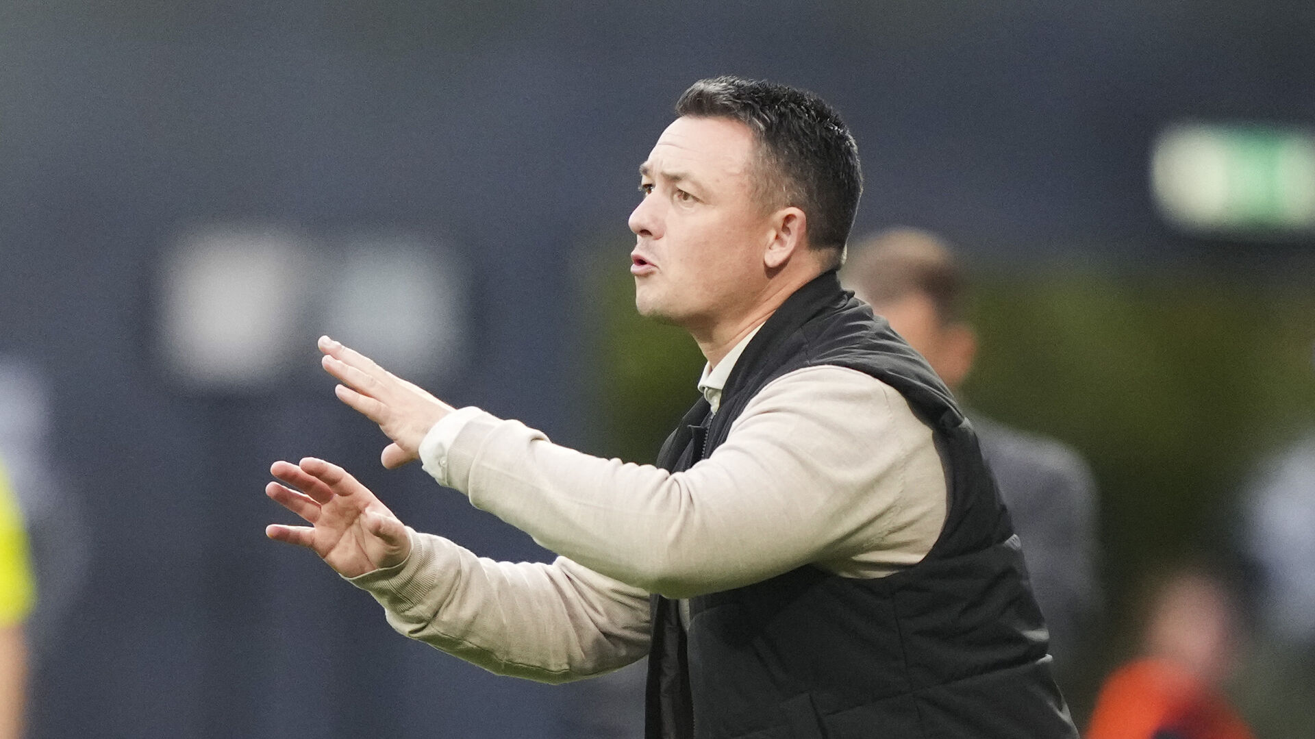 Thomas Nørgaard på sidelinjen mod FCK