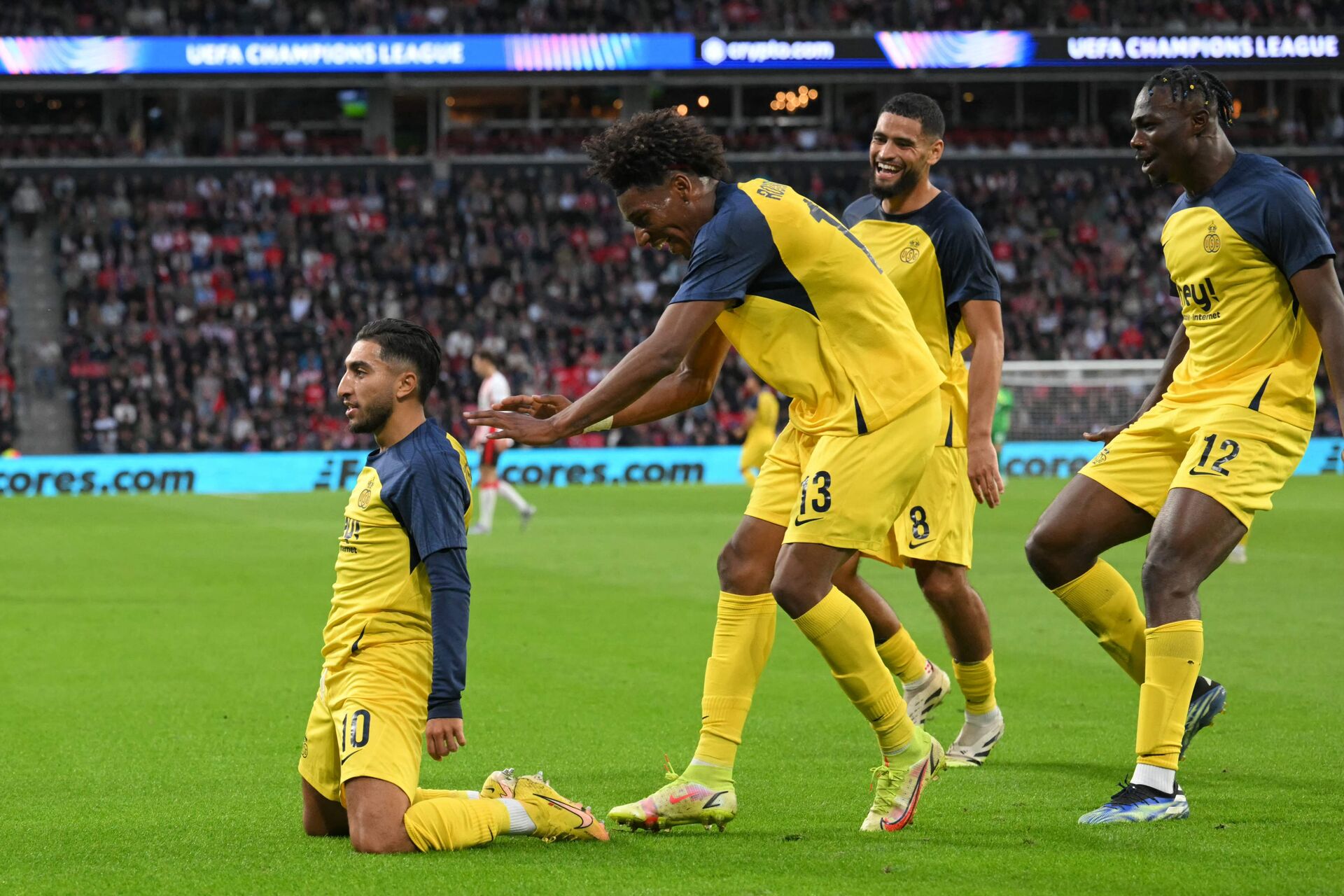 Royal Union St. Gilloise fejrer et mål mod PSV.