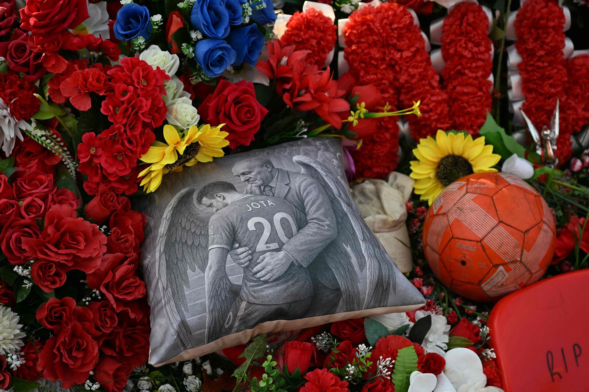 Diogo Jota æres og mindes.