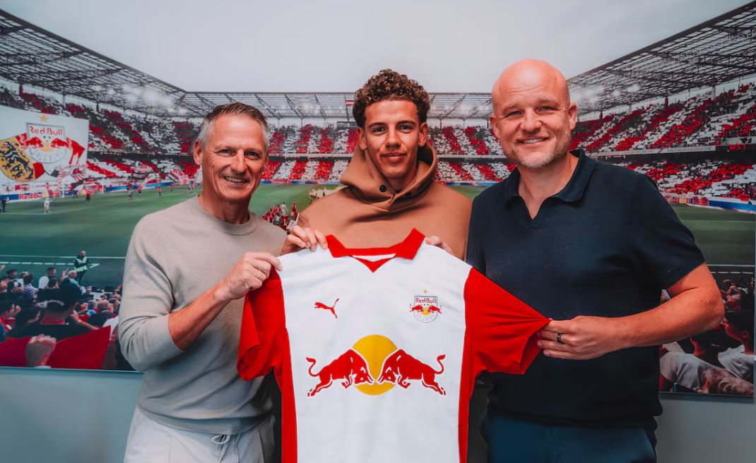 Clement Bischoff præsenteres i Red Bull Salzburg