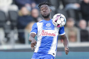 Don Deedson Louicius (OB 10) under NordicBet Liga-kampen mellem FC Fredericia og OB på Monjasa Park i Fredericia søndag den 3. november 2024.. (Foto: Claus Fisker/Ritzau Scanpix)