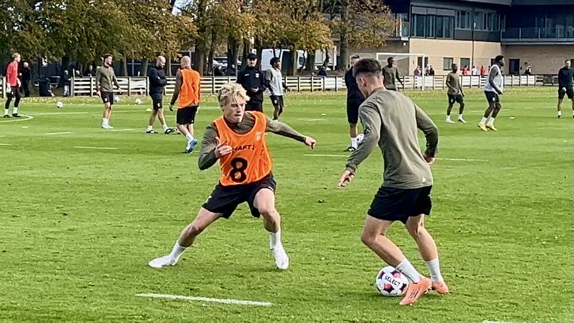 Tobias Bech under AGF-træning.