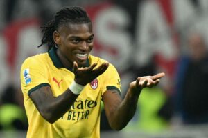 Rafael Leao fejrer et mål for AC Milan.