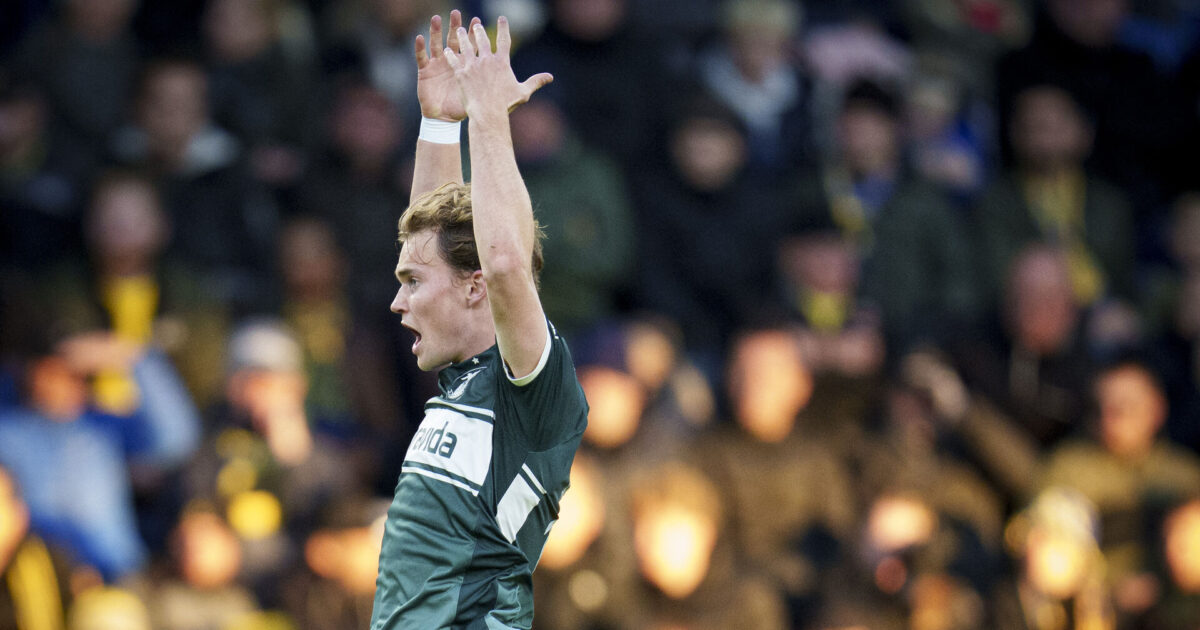 Se her: Arnstad hamrer AGF foran fra distancen Foto: Liselotte Sabroe/Ritzau Scanpix